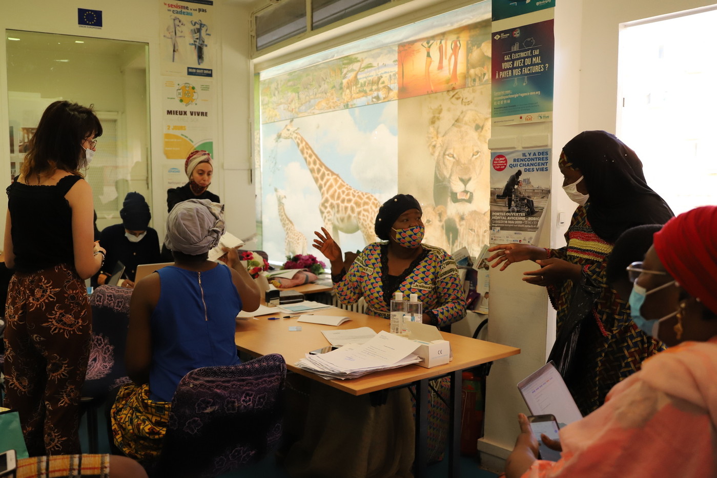 « Tu ne peux pas rester avec tous ces problèmes », à Bobigny, la main tendue des « femmes relais »